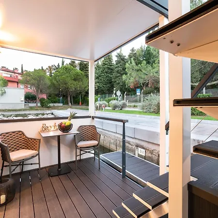 Dreamy Houseboat By The Sea With Terrace And Hot Tub *